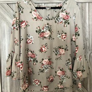 Como Vintage (Nordstrom Rack) Bell Sleeve Top
